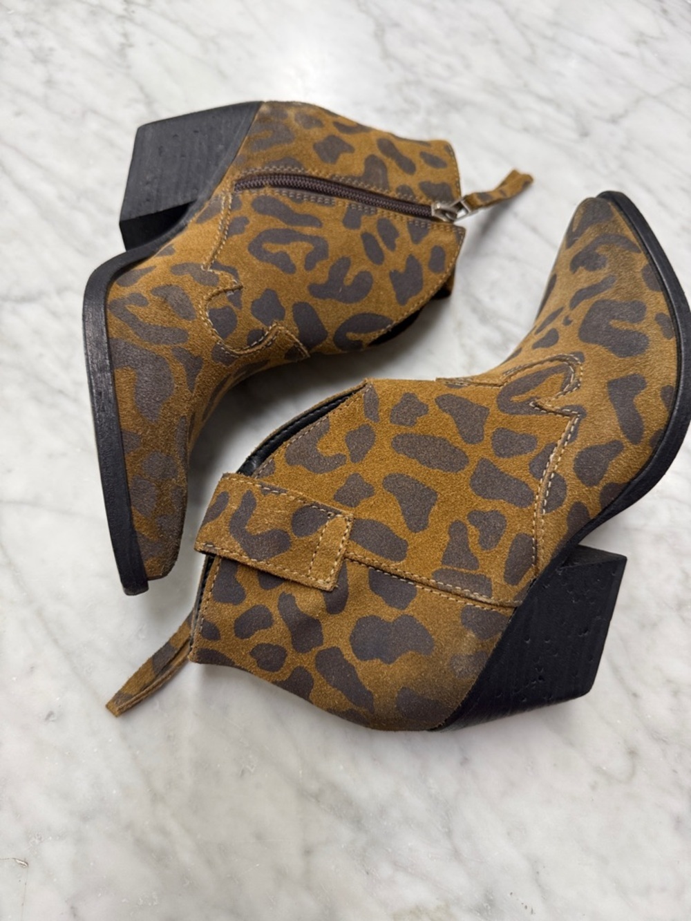 Golo Women's Leopard Suede Interior Zip Ankle Bootie Size 6 - Picture 6 of 11